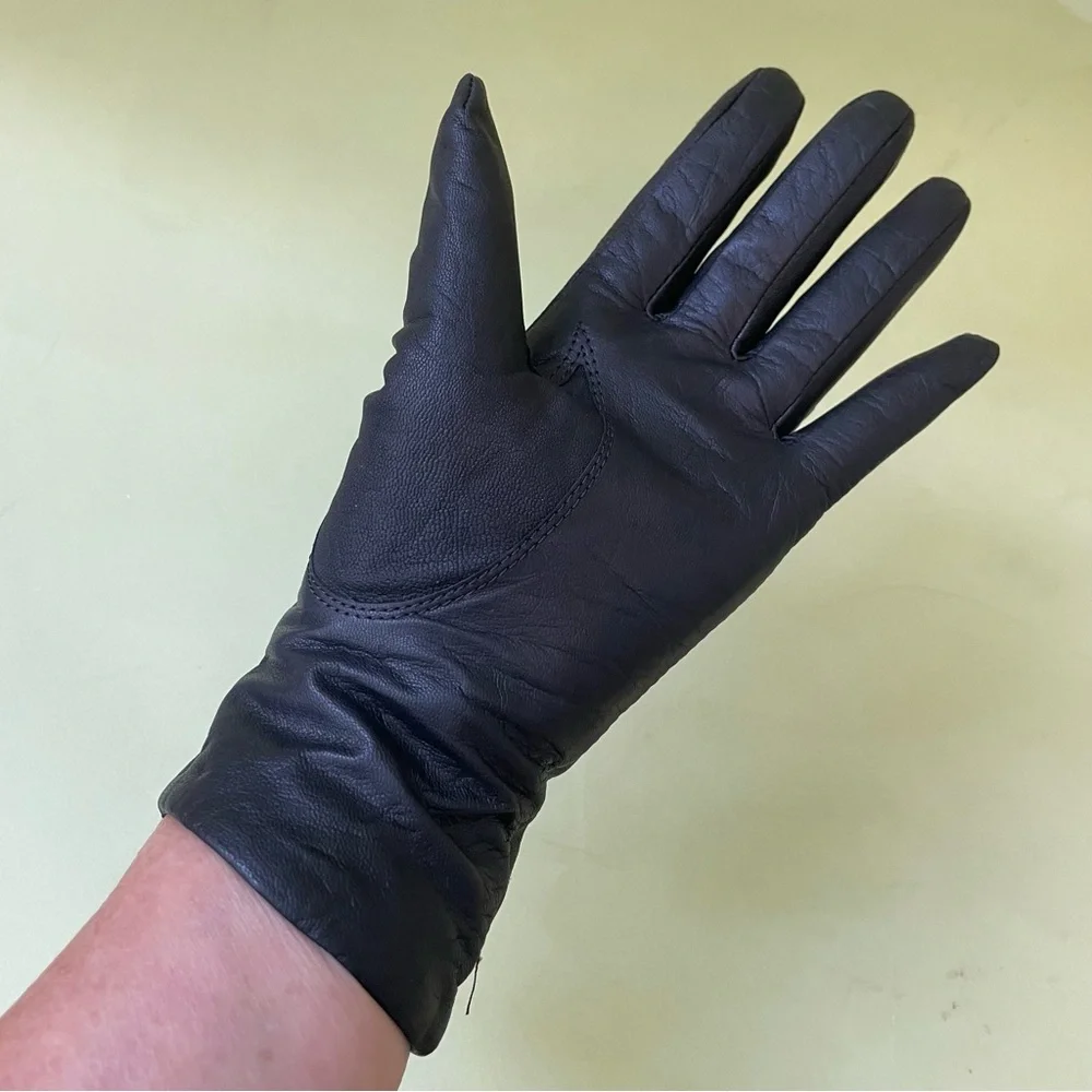 New vintage black leather gloves with bows